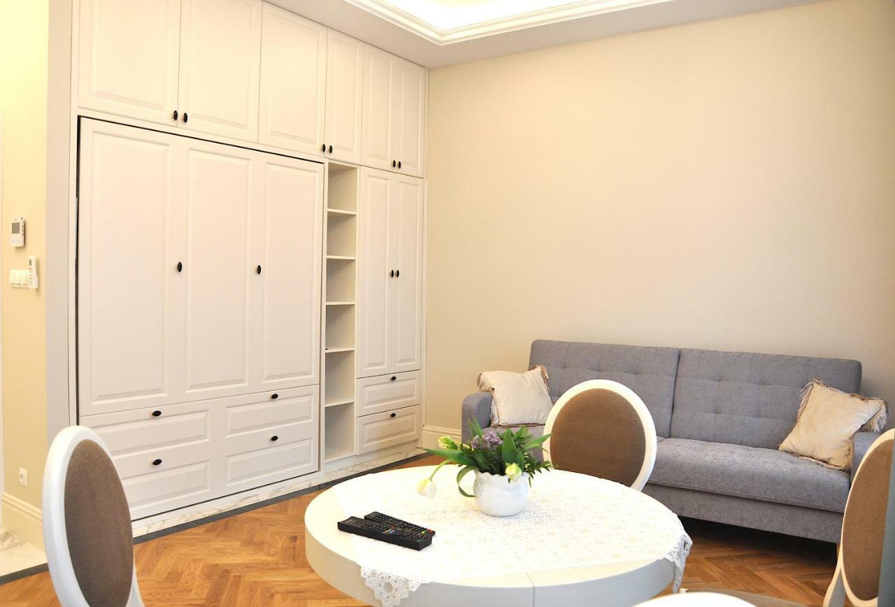 Tresor Barska Apartment Krakau